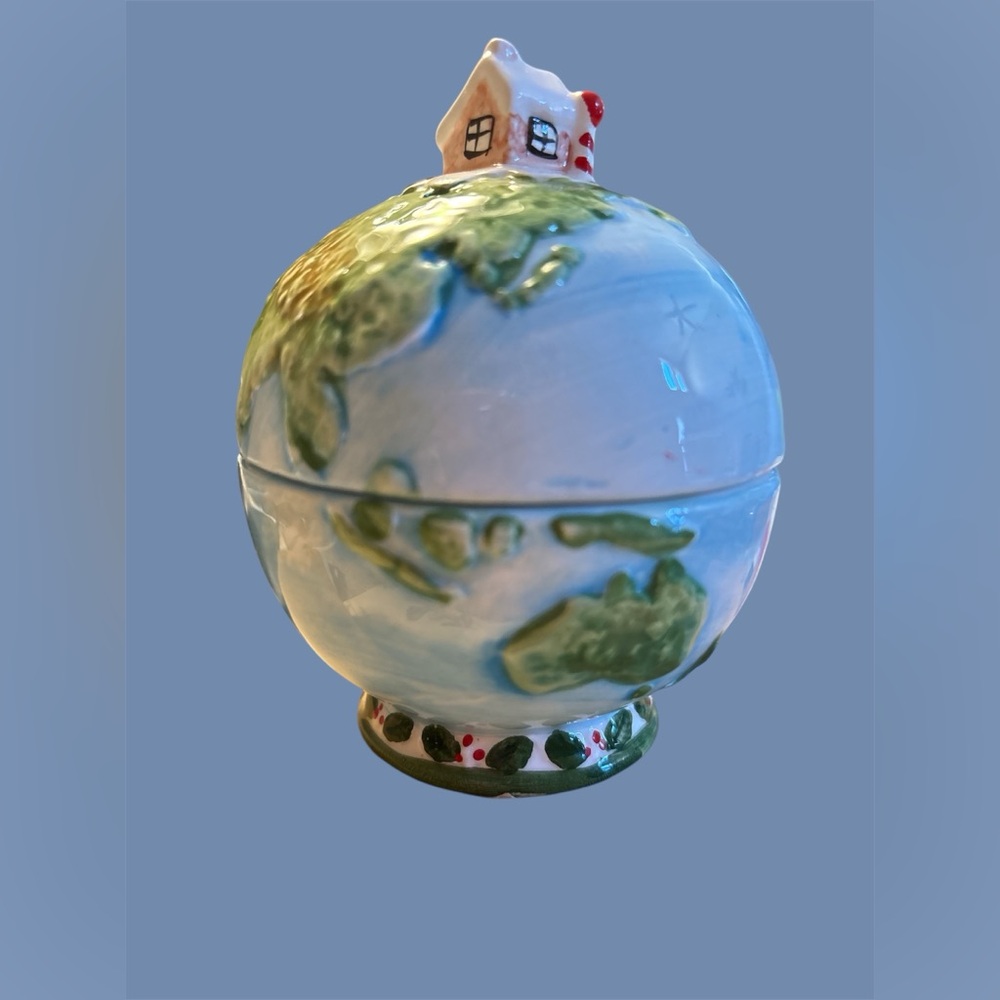 Vintage Christmas Globe Salt Pepper Shakers Santa Holiday Hand Painted UNIQUE - Picture 3 of 7